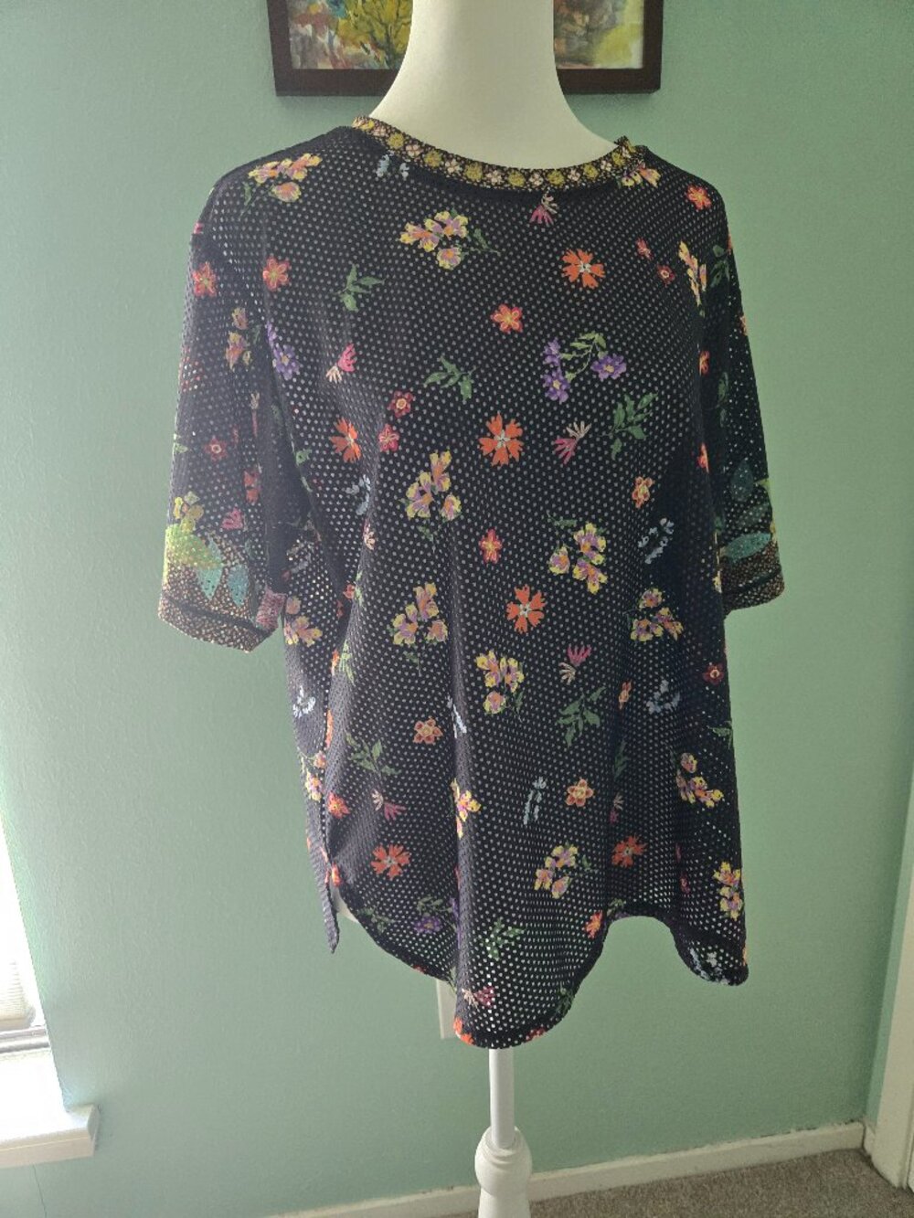 Johnny Was Nani Mesh Crop Tee. Size M.